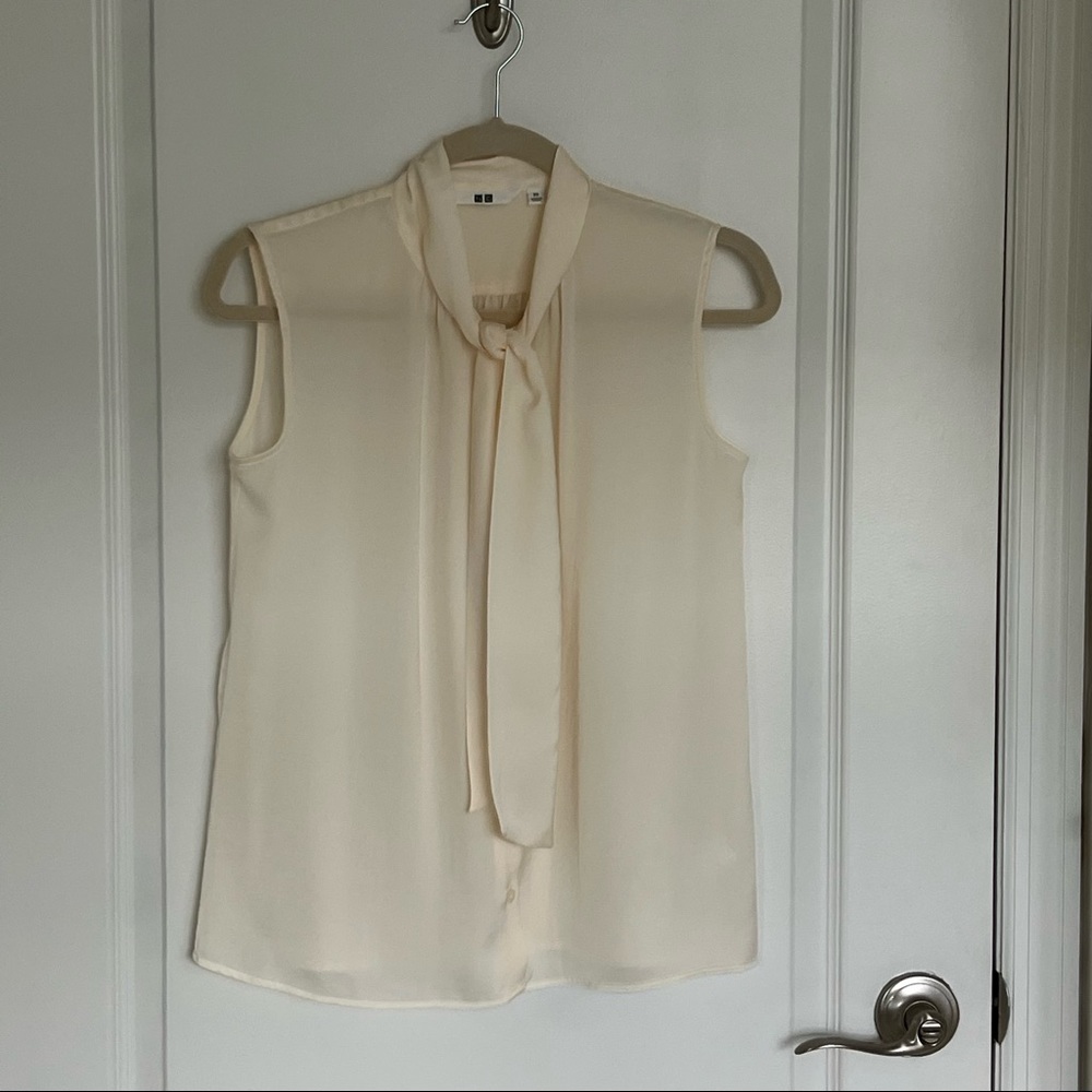 NWT - Uniqlo Bow Button Down